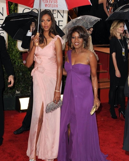 A picture of Mavis Spencer with her mamma Alfre Woodard.